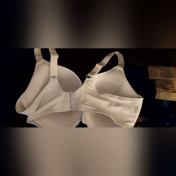 40 D white t-shirt Bra - Picture 2 of 4